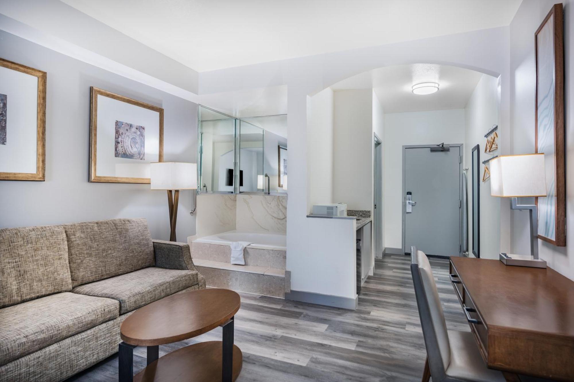 Hotel Ramada By Wyndham Bakersfield Exterior foto